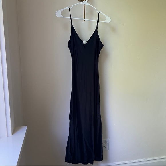 (SOLD ON FB) ARITZIA WILFRED Slip Satin Midi Dress - Picture 4 of 8